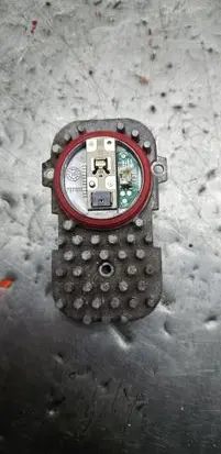 BMW 4 F32 F33 LED ballast control module 1305715084