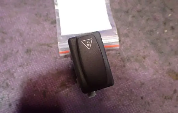 Renault Scenic II - Grand scenic II ESP (stability program) switch 