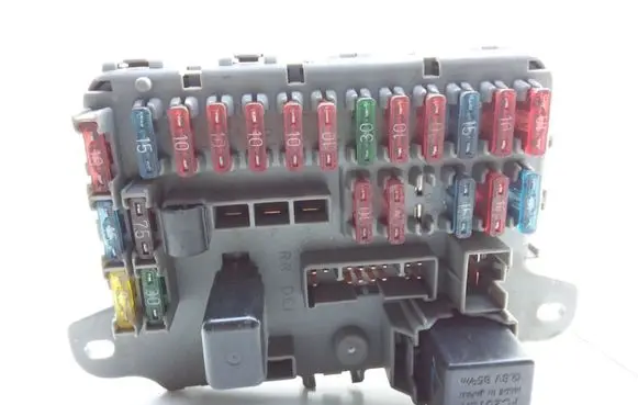 Honda Civic Fuse module SH3GO