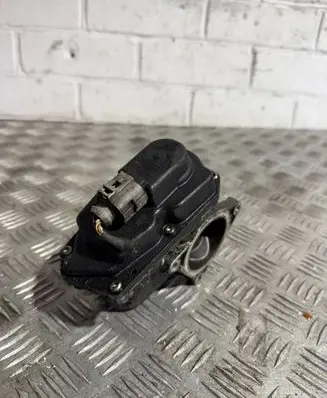 Volkswagen PASSAT B6 Throttle valve 03L11501C