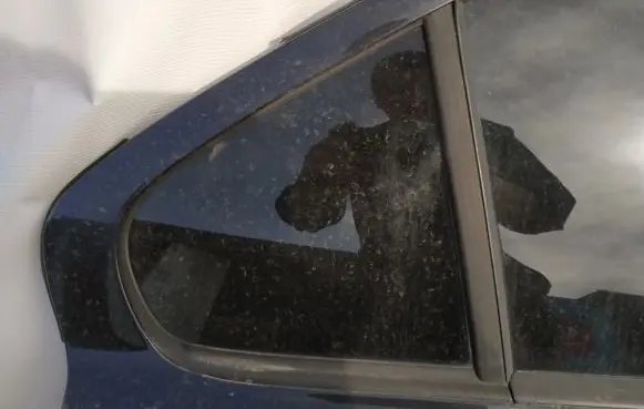 Volvo S60 Rear vent window glass 