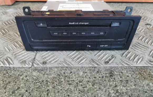Audi A5 8T 8F CD/DVD changer 8T2035110A