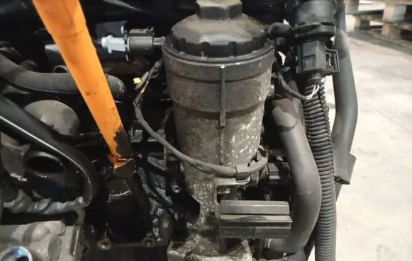 Volkswagen PASSAT B6 Oil filter cover