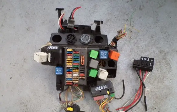 Peugeot Partner Fuse box set