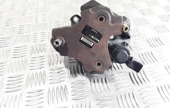 BMW X3 E83 Fuel injection high pressure pump 0445010045 7788670