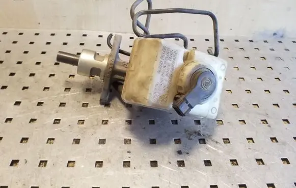 Volvo S70 V70 V70 XC Master brake cylinder 9200439 9203845