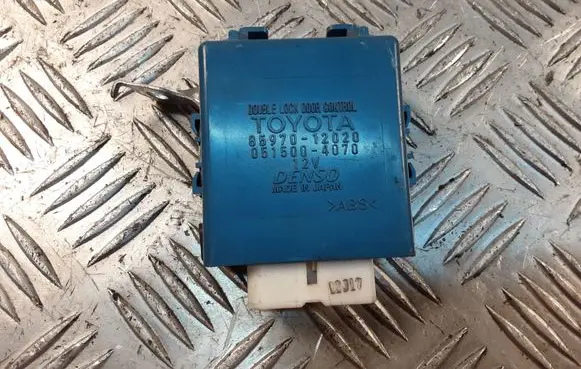 Toyota Auris 150 Door central lock control unit/module 9597012020