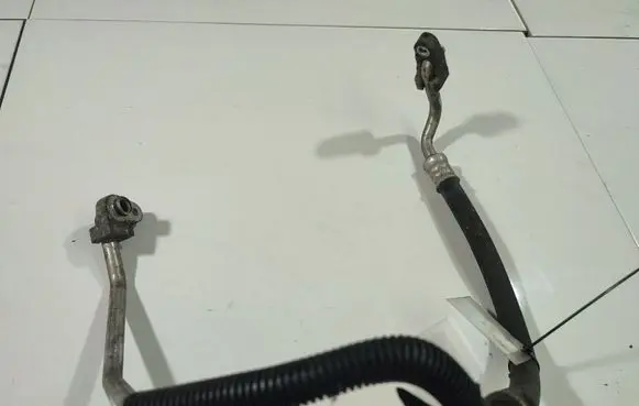Toyota Avensis T270 Air conditioning (A/C) pipe/hose 