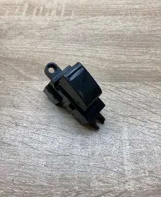 Nissan Primera Electric window control switch 25411AV600