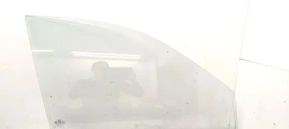KIA Sportage Front door window glass four-door 43R000382 DOT748 M352