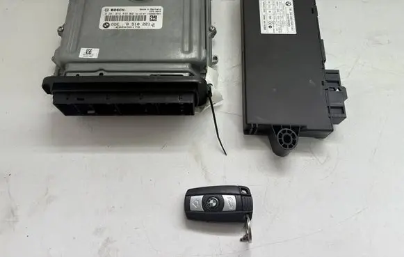 Engine ECU kit and lock set