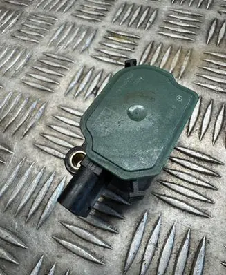 Mercedes-Benz S C217 Turbo solenoid valve A1779821600 14842