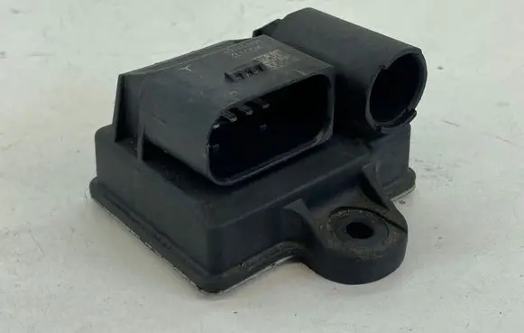 Mercedes-Benz E W212 Glow plug pre-heat relay 0522120204