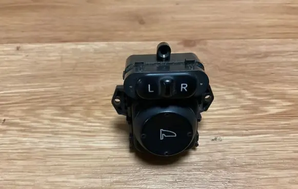 Honda Civic Wing mirror switch PBTG5