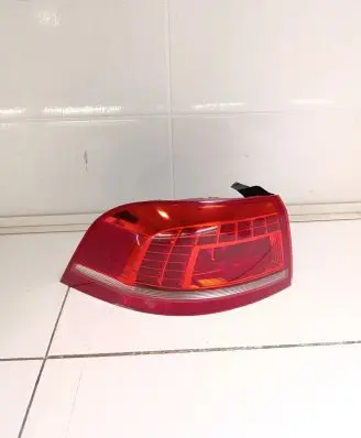 Volkswagen PASSAT B7 Rear/tail lights 3AF945207B 2SK0104601