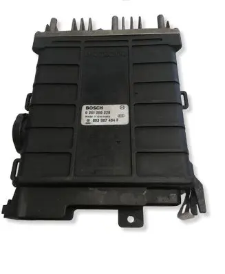 Volkswagen PASSAT B3 Engine control unit/module 893907404F