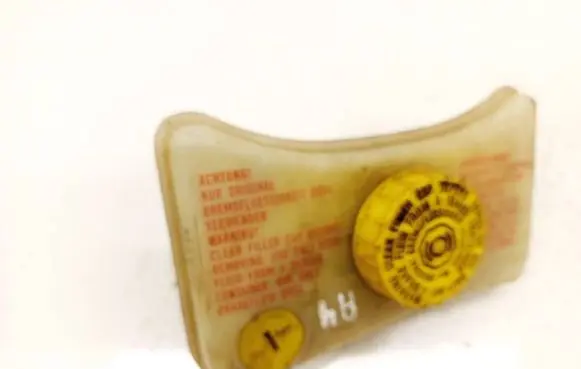 Audi A4 S4 B6 8E 8H Brake fluid reservoir 8E0611301E