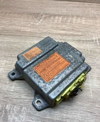 Mazda 323 Airbag control unit/module B25E57K30B 3321458