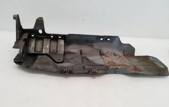 Mercedes-Benz E W211 Air filter cleaner box bracket assembly A6480940541