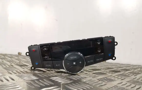 Nissan Pulsar Climate control unit 275003ZP0A
