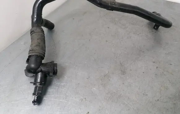 Audi A4 S4 B7 8E 8H Engine coolant pipe/hose 06D121101B
