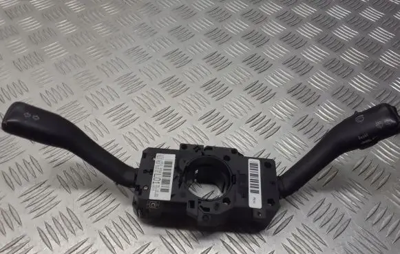 Volkswagen PASSAT B5.5 Headlight wiper switch 8L0953513