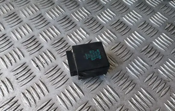 Subaru Forester SF Window wiper relay RK0098