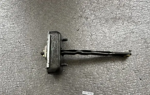 Nissan Patrol Y61 Loading door check strap stopper 90470VB000 90470VB00A