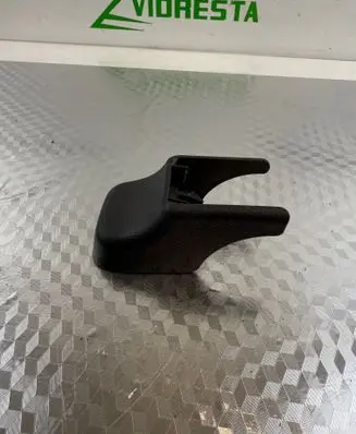 KIA Sportage Front passenger seat rail trim H1913450 1913450