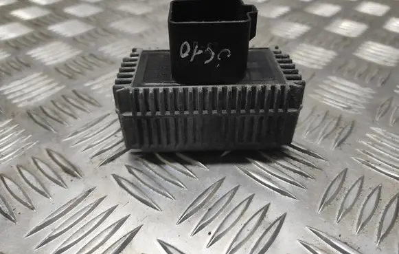 Glow plug pre-heat relay