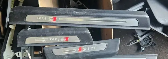 Audi Q7 4M Foot area side trim 4M0