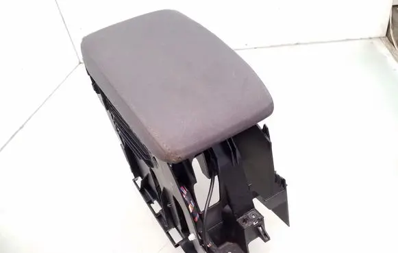 Volkswagen Golf V Armrest 1K5864251C