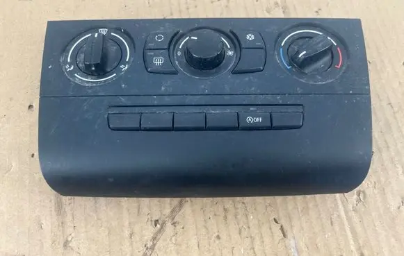 BMW 1 E81 E87 Climate control unit 9236778 110007828