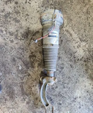 Audi A8 S8 D4 4H Front air suspension shock absorber 
