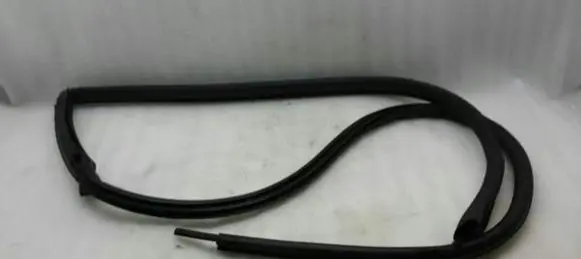 BMW Z4 E85 E86 Front door rubber seal 3420704