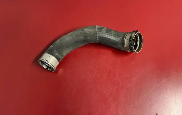 BMW X2 F39 Intercooler hose/pipe 7637197 13717637197