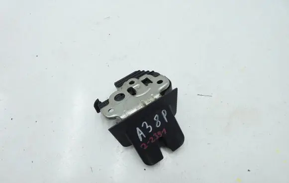 Audi A3 S3 8P Tailgate/trunk/boot lock/catch/latch 8P4827520B