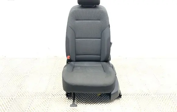Volkswagen Golf VII Front driver seat 