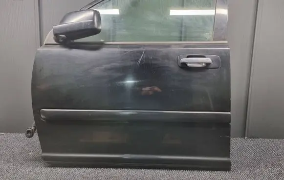 Nissan X-Trail T30 Front door