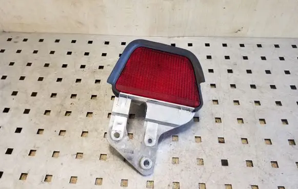 Toyota Avensis T250 Third/center stoplight E130892