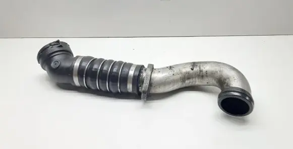 BMW 5 E60 E61 Intercooler hose/pipe 7789875