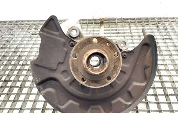 Volkswagen PASSAT B8 Front wheel hub spindle knuckle 