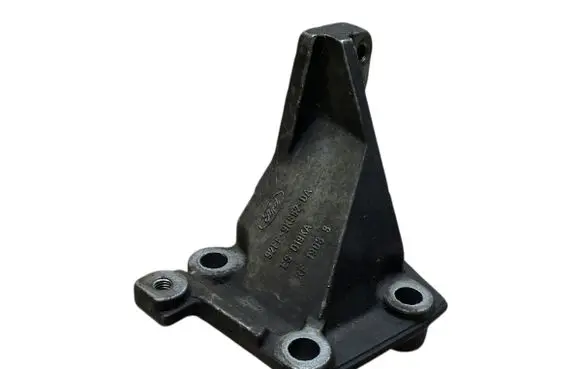 Engine mounting bracket