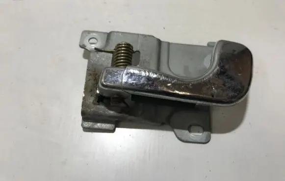 Mitsubishi Space Runner Front door interior handle