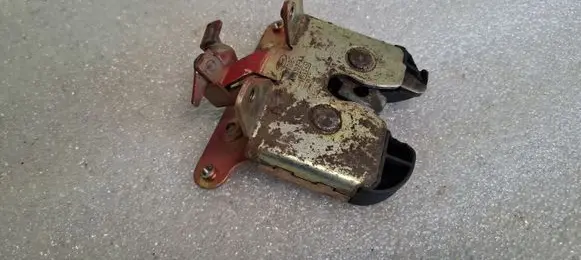 Ford Sierra Tailgate/trunk/boot lock/catch/latch A43102AA