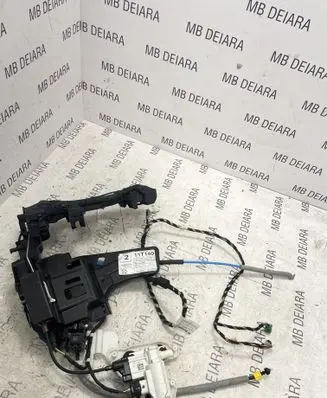 Mercedes-Benz S C217 Front door lock motor A2177600400