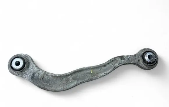 Rear control arm