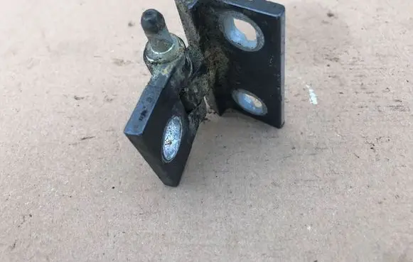 Volvo XC90 Rear door upper hinge
