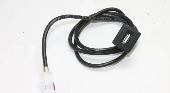 Mercedes-Benz A W176 USB socket connector A1178200315