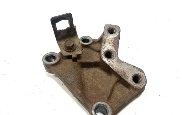 Hyundai ix20 Gearbox mounting bracket